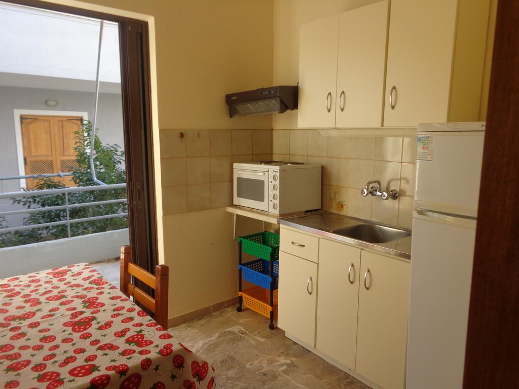 Finikas Apartamento Íria Exterior foto